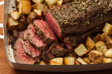 Just brush the meat with a dijon mustard mix and pop it in the oven. 21 Ideas for Beef Tenderloin Christmas Dinner - Best Diet and Healthy Recipes Ever | Recipes ...
