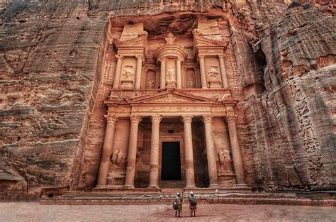 A Definitive Guide To Visiting Petra Jordans Lost City Touristsecrets