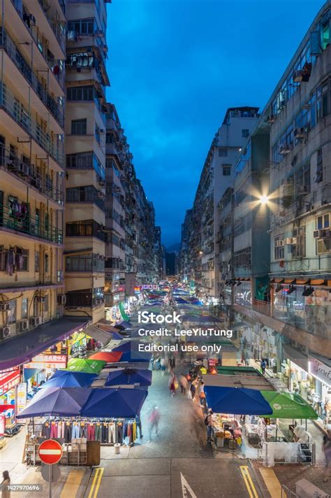 Pasar Jalan Fa Yuen Di Distrik Mongkok Dilihat Dari Jalan Setapak Di