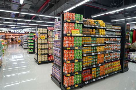 Projenin yatırımcısı ve birincil geliştiricisi , aynı zamanda ülkenin en büyük emlak şirketi olan vietnamlı bir. Siêu thị rộng 4.500m2 trong tòa nhà cao nhất Việt Nam ...