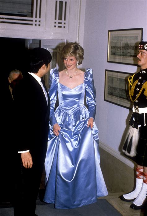 1986 Princess Dianas Most Iconic Fashion Moments Its Rosy Princess Diana Style Fashion