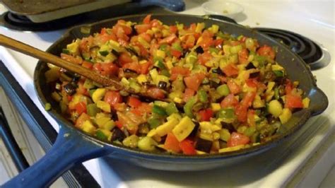 The following recipe is a combination of the many recipes i found while doing research on cherokee food recipes. Algonquin Three Sisters Vegetables ~ Traditional Native ...