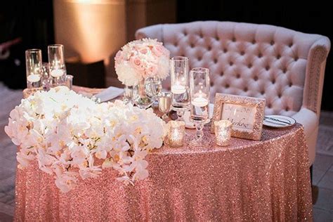 15 Romantic Wedding Sweetheart Table Decoration Ideas