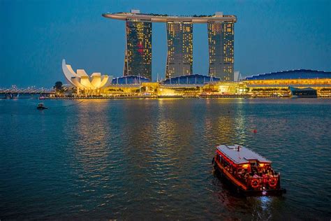 10 Best Places to Visit in Singapore | Most beautiful places in the
