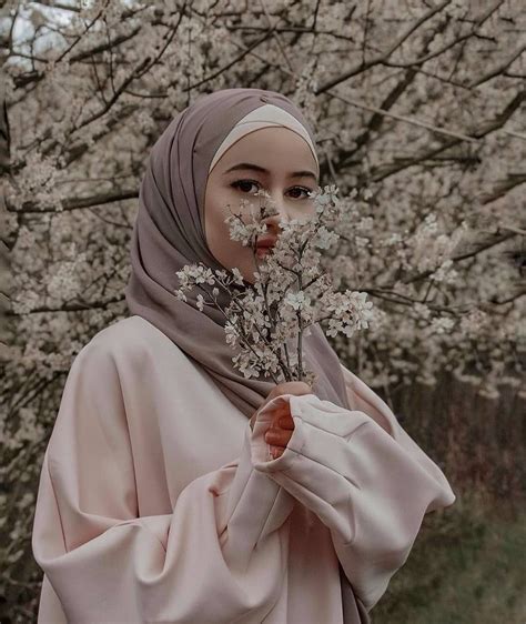 Pin Oleh 𝐸𝓃𝒶𝓈 😁 Di Hijab Gaya Hijab Gaya Model Pakaian Gaya Busana