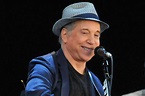 Paul Simon Returns to Old Favorites With 'In the Blue Light'