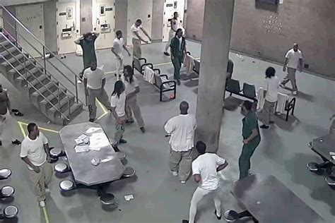 16 Inmates Indicted After Fight At Cook County Jail Chicago Sun Times