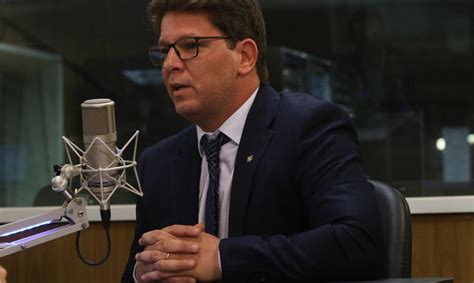 Mário frias também tem passagens pela band, onde fez a novela floribella, e pela record, onde participou de os mutantes, entre 2008 e 2009. Mário Frias, Secretário de Cultura, é internado com ...
