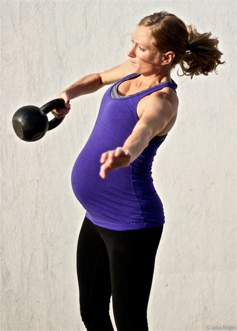 A Crossfit Coachs Guide To Training Pregnant Women Blog Inside The
