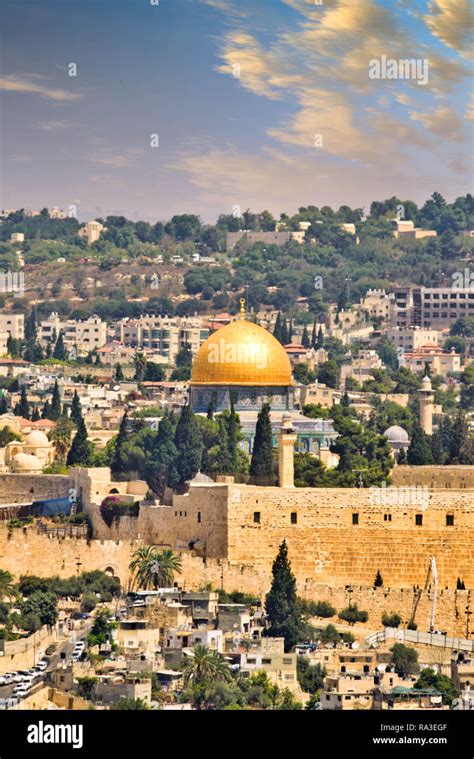 Holy Gold Golden Dome Jerusalem Cityscape Old City Stock Photo Alamy