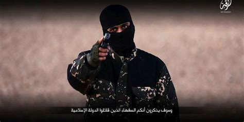 Jihadiste Masqué De Daesh Lenquête Se Concentre Sur Un Britannique