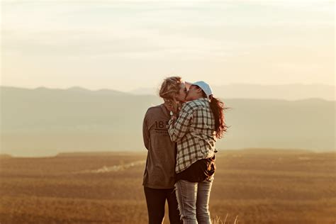 Couple Kissing · Free Stock Photo