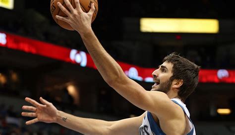 Ricky Rubio Played Catch With An Adorable Little Girl During A