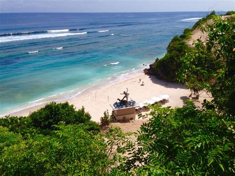 Melasti Beach Ungasan Bali Pantai Ini Terletak Tidak Jauh Dari Pantai Pandawa Atau Green Bowl