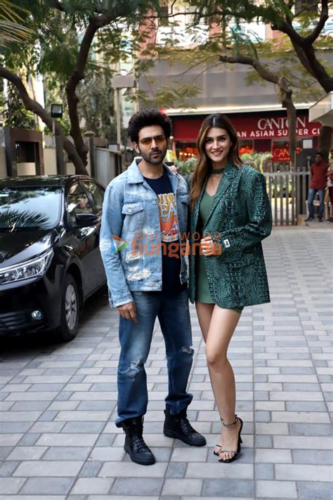 photos kartik aaryan and kriti sanon snapped promoting their film shehzada parties and events