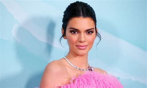 Kendall Jenner Latest News Hair Style Makeup And Outfits Pictures