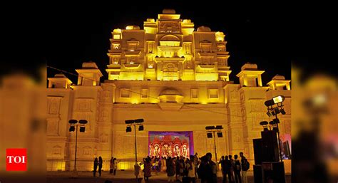 Lots To Explore At The Durga Puja Pandals In Lucknow Lucknow News