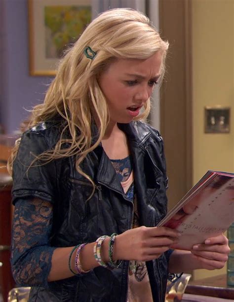 Pin By Glambition On Peyton List Emma Ross From Jessie Style Peyton List Tv Show Outfits