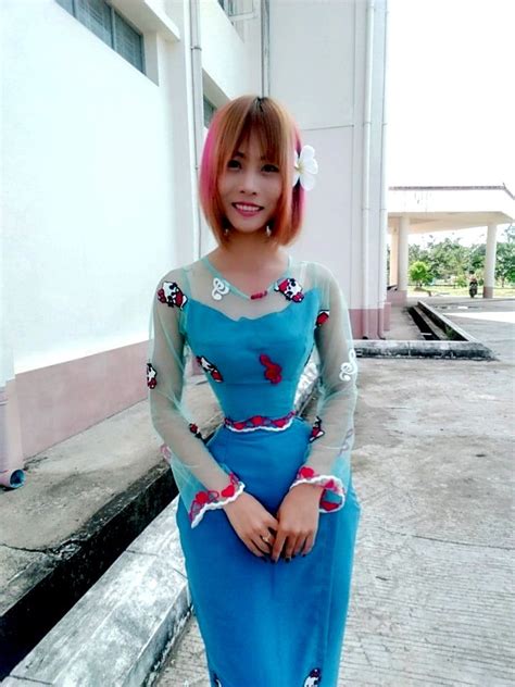 Myanmar Girl Su Mo Mo Naing Long Sleeve Dress Fashion Cold Shoulder Dress