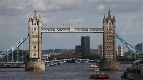 Londons Famous Tower Bridge Gets Stuck In An Open Position