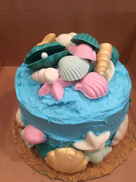 Lunch = a meal that you eat in the middle of the day for lunch: Seashell cake | Cake, Sweet treats, Seashell cake