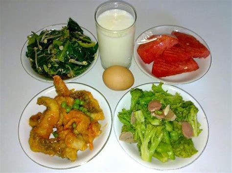 Diperbuat daripada dada ayam segar, resipi nugget ayam dibuat lebih sihat apabila dibakar dalam ketuhar daripada digoreng dalam minyak. Menu Makanan Untuk Melancarkan ASI