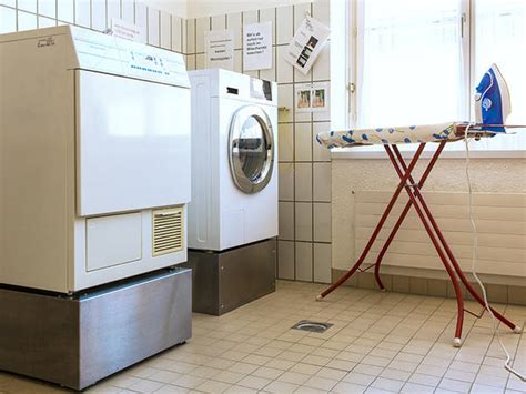 The property comprises 13 rooms. Haus zur Stauffacherin: Infrastruktur