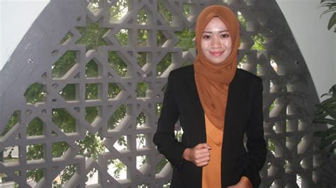 The Female Face Of Islamic Law In Malaysia Courts Al Jazeera