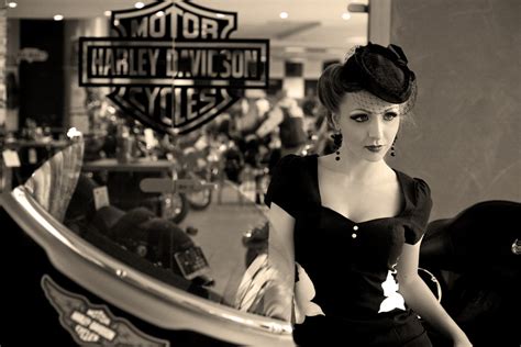 44 Harley Davidson Pin Up Wallpaper