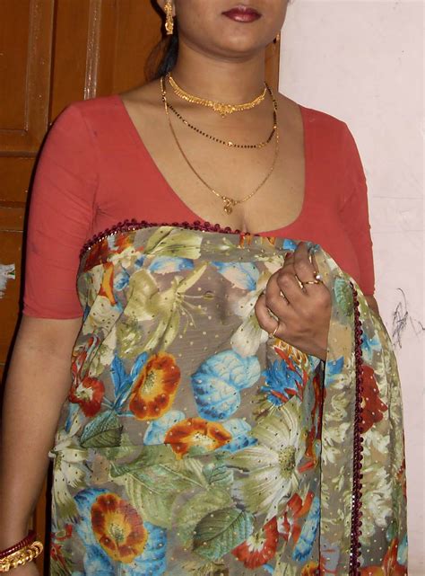 Removing Saree Sex Photos Of Indian Aunties Bhabhi And Girls