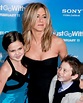 Así luce la hija de Jennifer Aniston de la película "Just Go With It ...