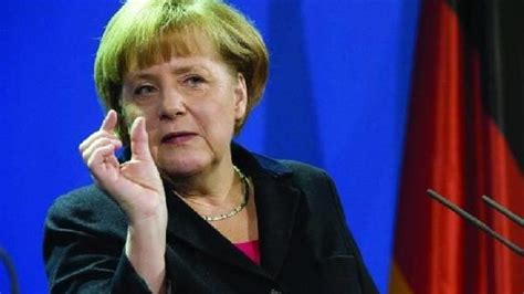 Merkel Se Rompe La Pelvis Esquiando