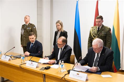 Lithuania Latvia And Estonia Agree On The Baltic Defence Line