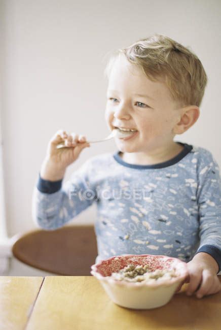 Boy Eating Breakfast From A Bowl — Caucasian Ethnicity People Stock