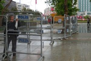 Taksim An T Ve Gezi Park Giri K Lara Kapat Ld G Ncel Haberler