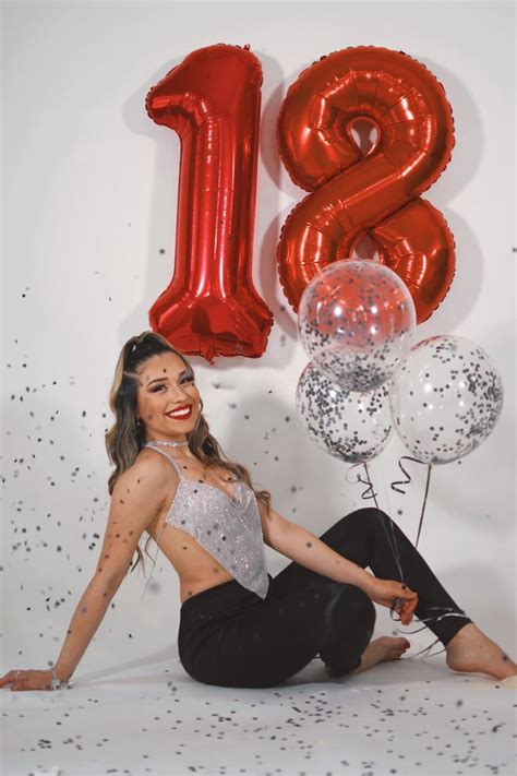 Th Birthday Photoshoot Idea IG Ariellroseee Fotos De