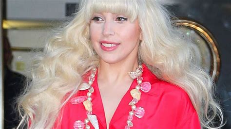 Lady Gaga Tones Down Her Clothes In Stylish Red Outfit Mirror Online