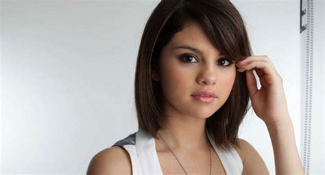 Former Disney Starlet Selena Gomez Goes Topless On Scandalous ‘v