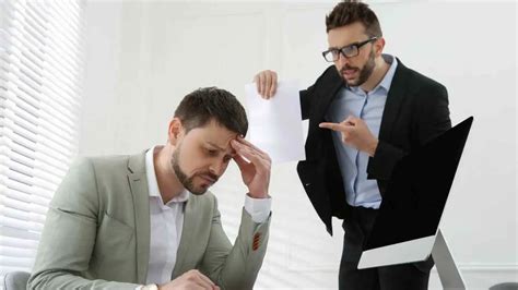 6 Reasons Why Employees Hate Their Bosses Eastrohelp
