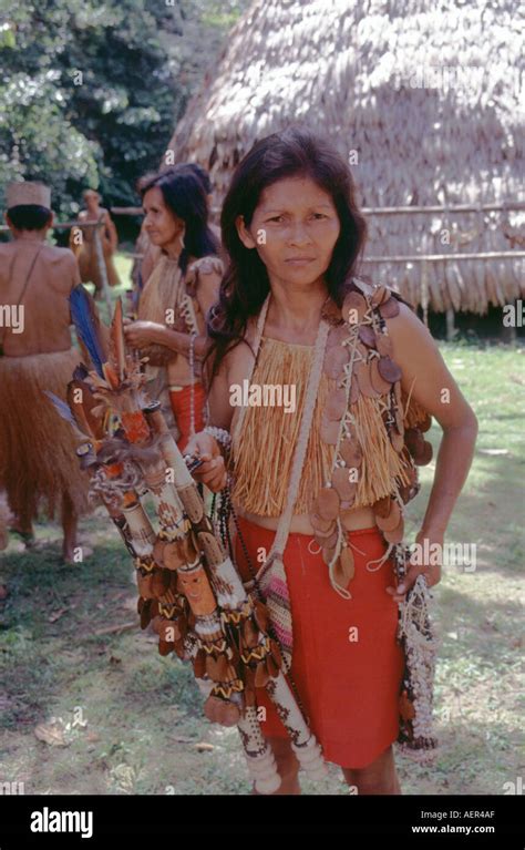 Portrait Yagua Indian Child Fotos Und Bildmaterial In Hoher Auflösung