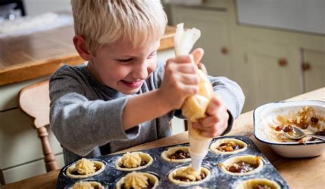 5 Astuces Pour Cuisiner Avec Les Enfants So Busy Girls