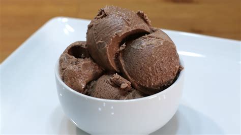 How To Make Chocolate Ice Cream Easy Chocolate Ice Cream Recipe In A Bag No Eggs Youtube