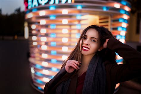 Woman Brunette Girl Smile Lipstick Model Wallpaper Coolwallpapersme