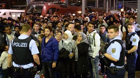 Europe Migrant Crisis Germany Readies For 40000 Arrivals Bbc News