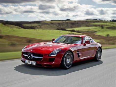 As in the gullwing model, the pure, athletic design immediately. COOL WALLPAPERS: Mercedes-Benz SLS AMG 2011