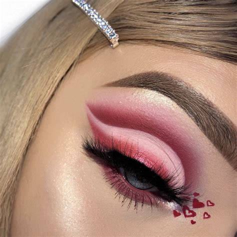 Pin By Claire Bowen On Makeup Day Makeup Looks Valentines Day Makeup Day Makeup