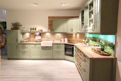 Landhausküche Modern Grün Dann Sind Sie In Unserem Küchenstudio In