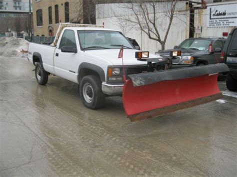 Purchase Used 2000 Gmc Sierra 2500 57l 4x4 Pickup Truck With Snow Plow