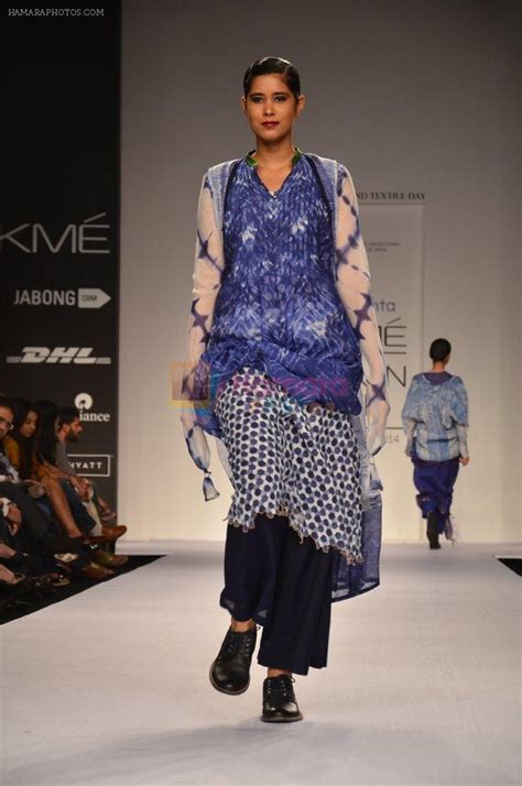 Model Walk For Krishna Mehta Show At LFW 2014 Day 3 In Grand Hyatt