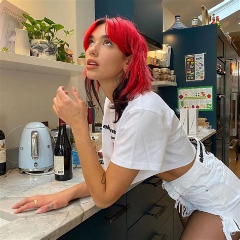 Typically, pop stars end up debuting style overhauls (and new hairstyles and colors) when it's time dua lipa is already a powerful force in the fashion world, and was selected earlier this year in june to be the face of ysl beauté's fragrance, the. Dua Lipa Instagram in 2020 | Red hair, Dua, Lipa